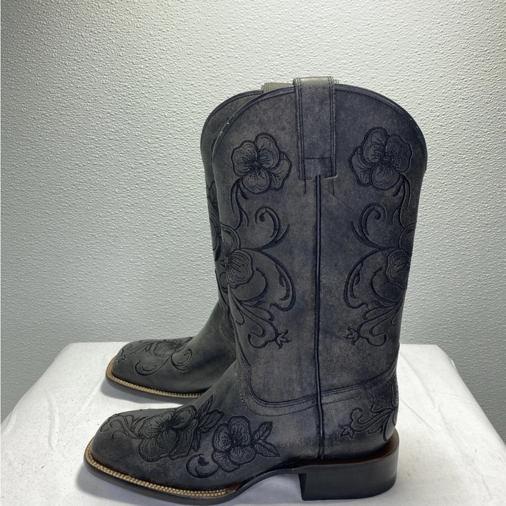 Embroidered Gray Western Boots